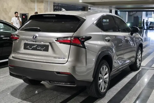 لکسوس  NX
