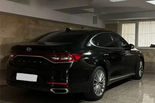 هیوندای، آزرا (گرنجور)