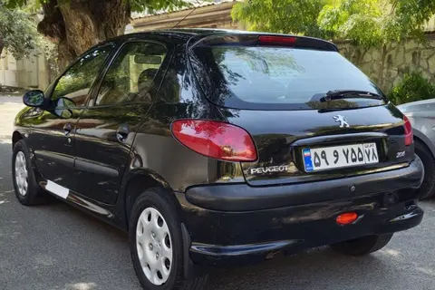 پژو، 206