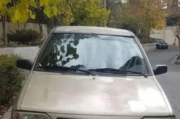 پراید، صندوق دار