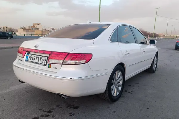 هیوندای، آزرا (گرنجور)