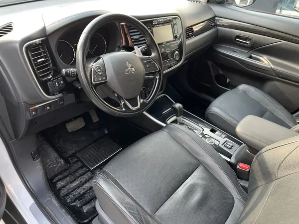 میتسوبیشی، اوتلندر