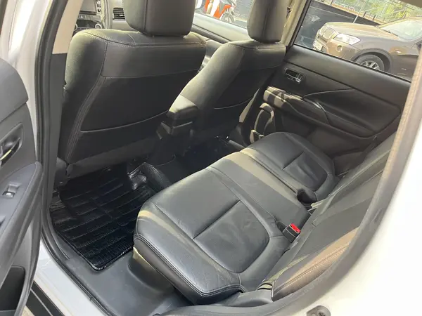 میتسوبیشی، اوتلندر