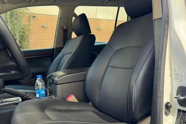 تویوتا، لندکروز چهار در