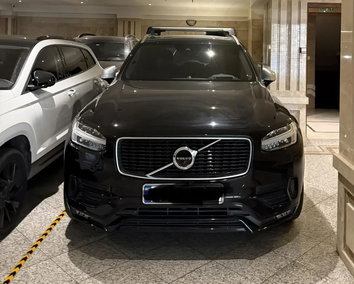 ولوو،  XC90
