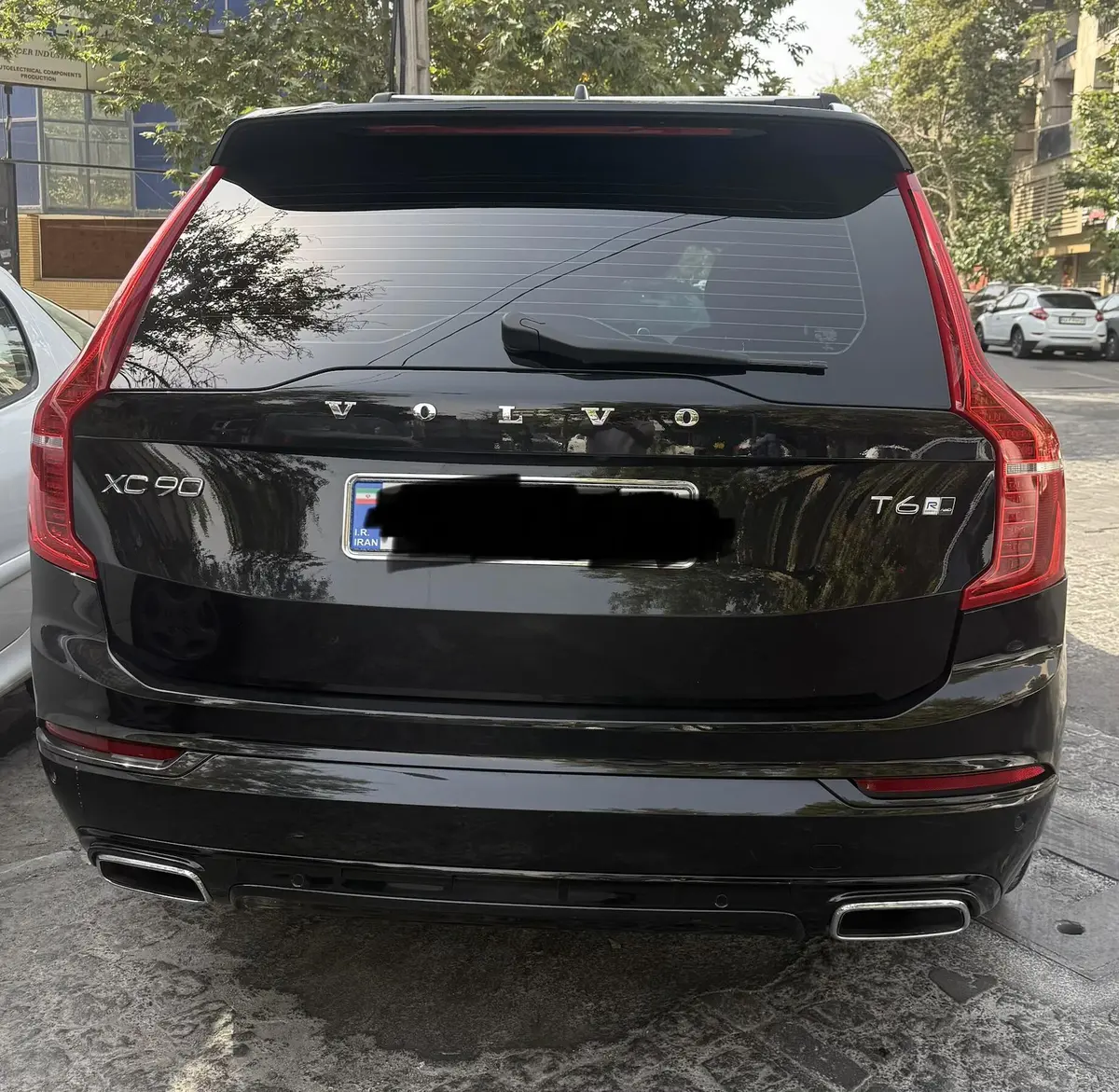 ولوو،  XC90