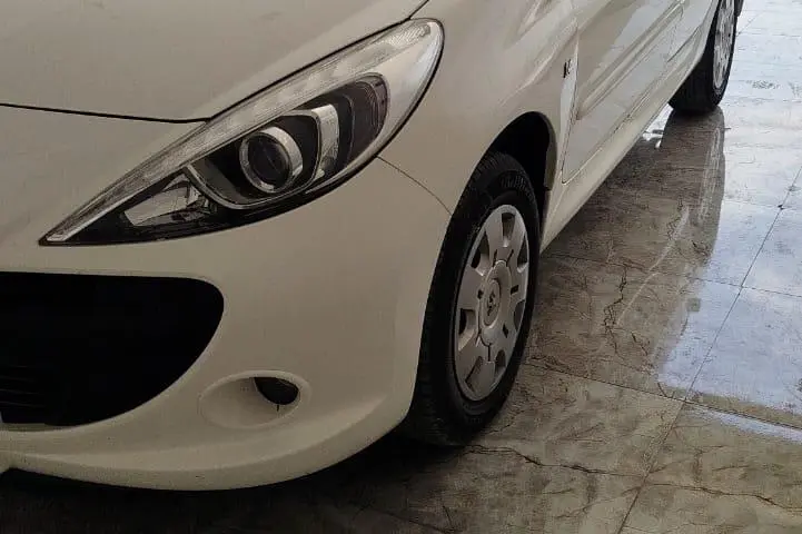 پژو،  207