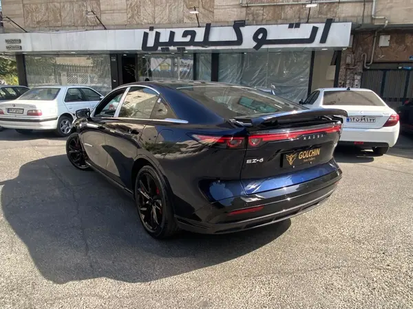 مزدا  EZ6
