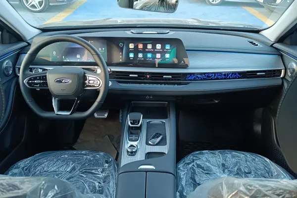 فونیکس، آریزو 8 (Z8)