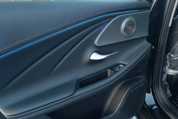 فونیکس، آریزو 8 (Z8)