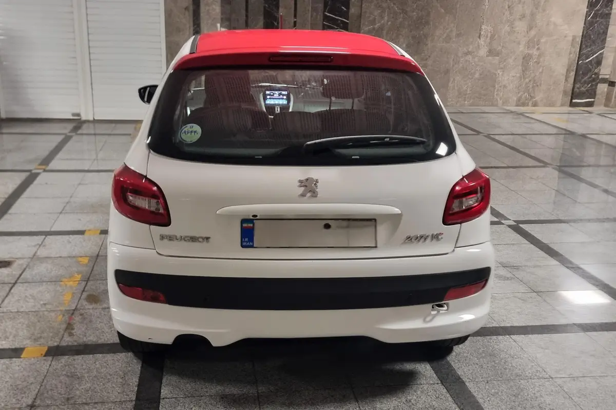 پژو،  207