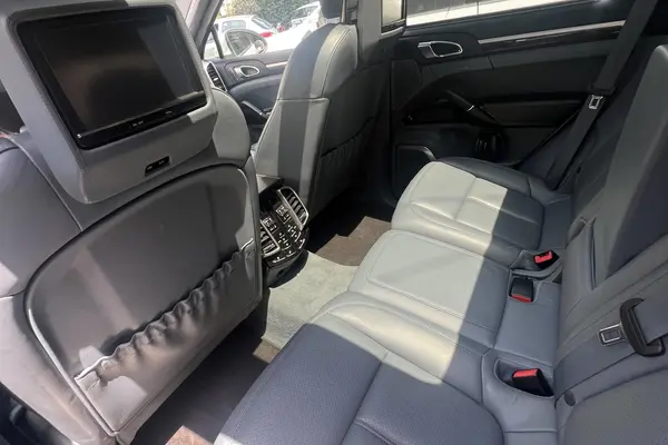 پورشه، کاین