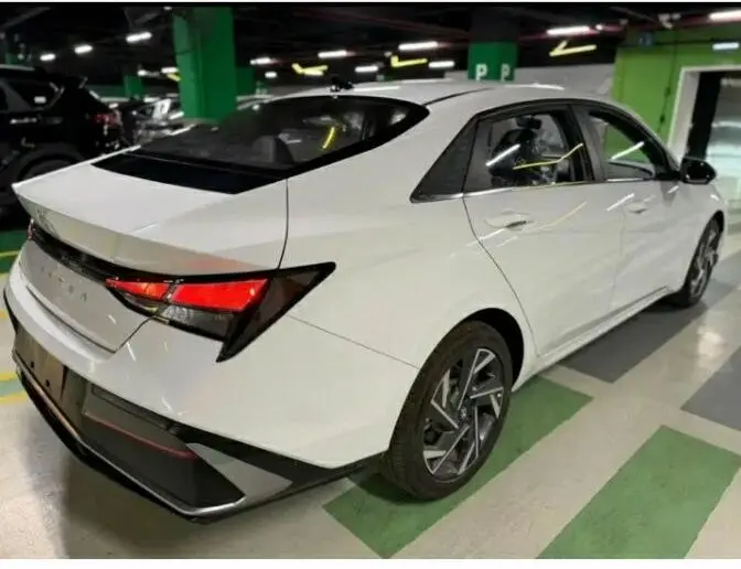 هیوندای  النترا