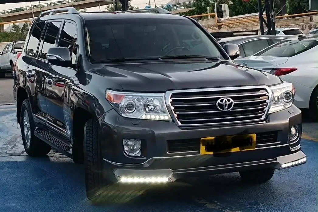 تویوتا،  لندکروز چهار در