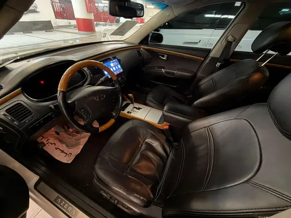 هیوندای، آزرا (گرنجور)