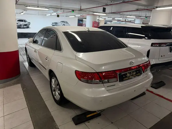 هیوندای، آزرا (گرنجور)