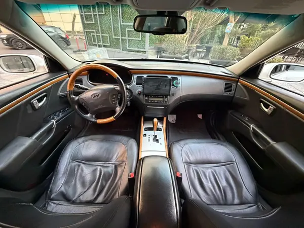 هیوندای، آزرا (گرنجور)