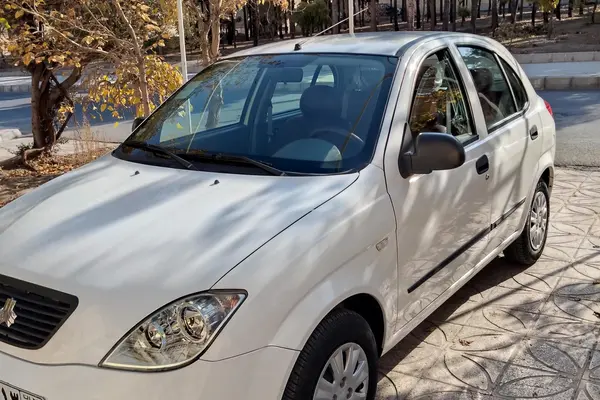 تیبا، هاچ بک