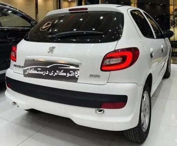 پژو،  207