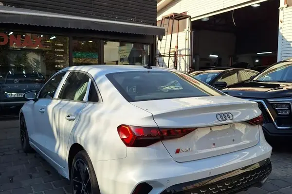 پیش فروش آئودی، A3L