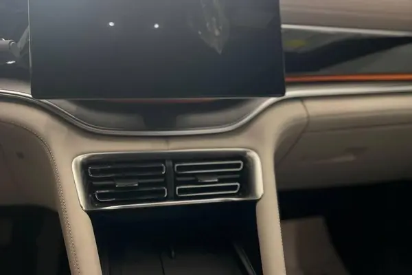 بی وای دی، سانگ پلاس DMi