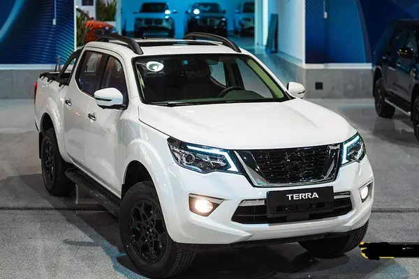 پیش فروش نیسان، ترا