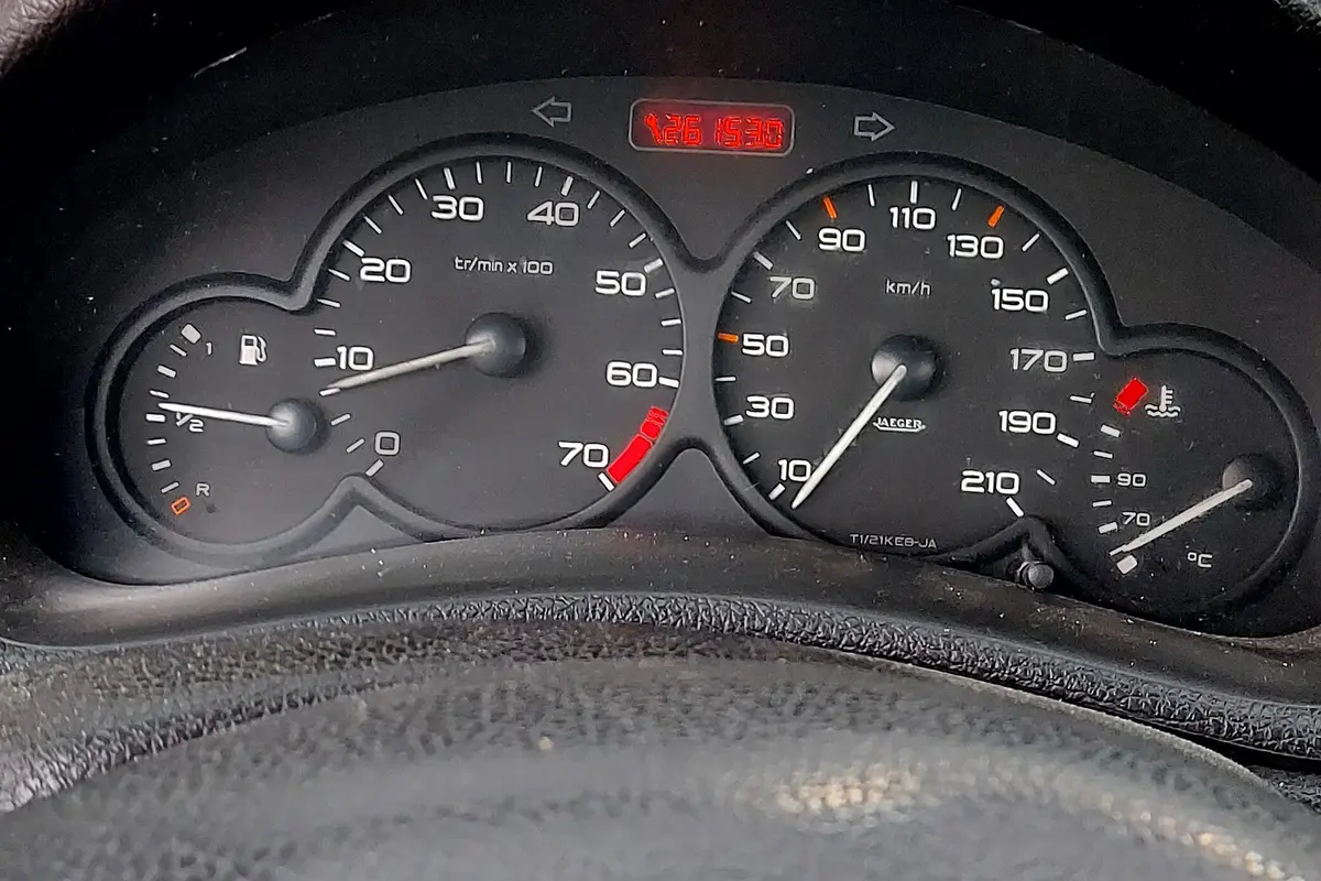 پژو،  206
