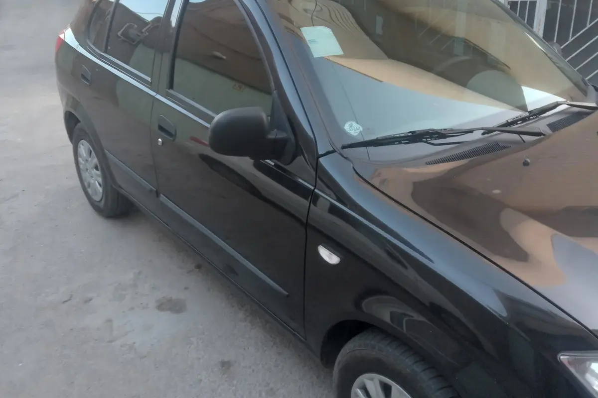 تیبا،  هاچ بک