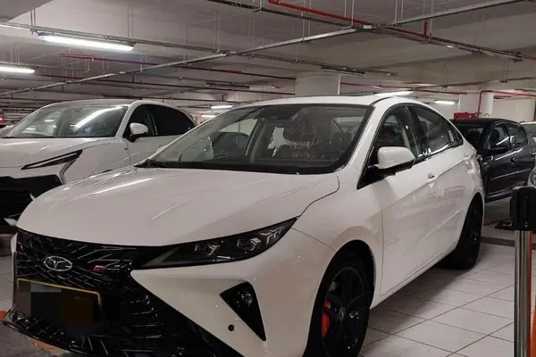 فونیکس، آریزو 6 جی تی (Z6 GT)