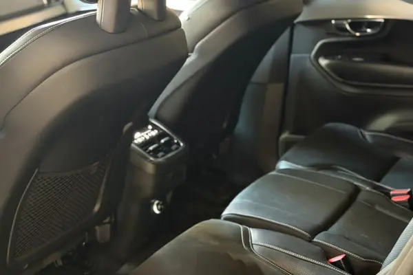 ولوو  XC90