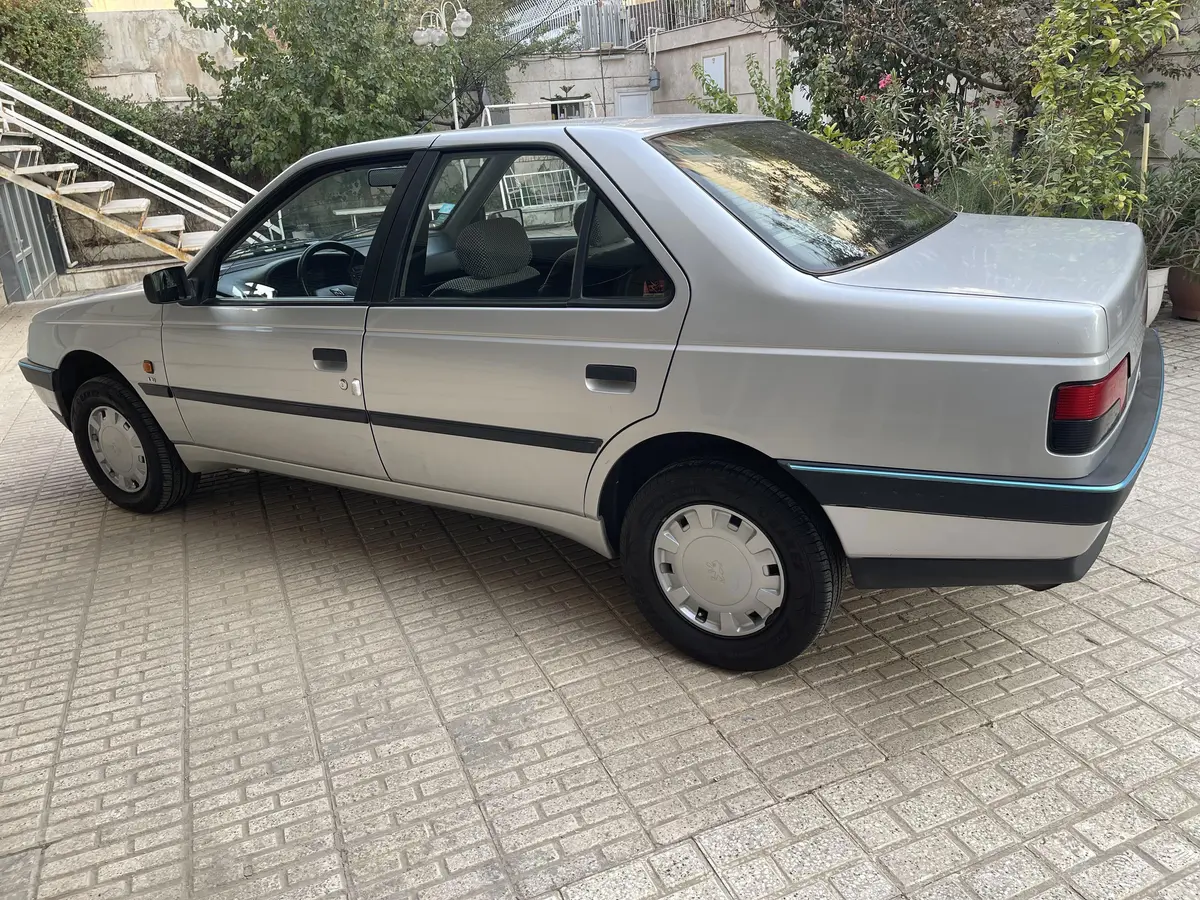 پژو،  405