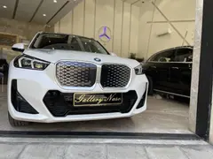 ب ام و، iX1