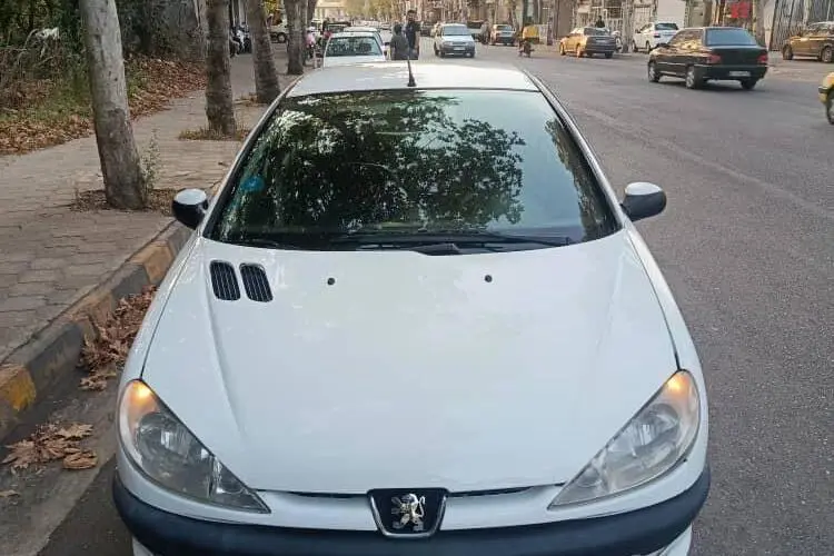 پژو،  206