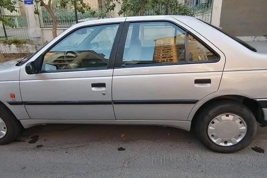 پژو،  405