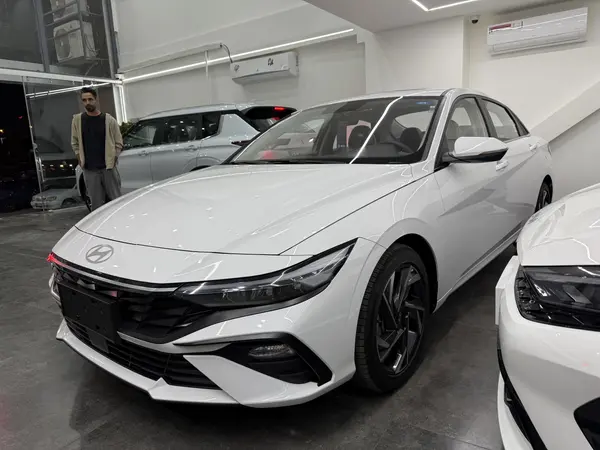 هیوندای، النترا