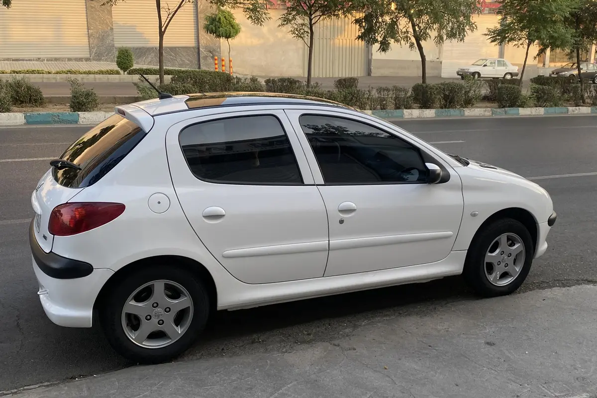 پژو،  206