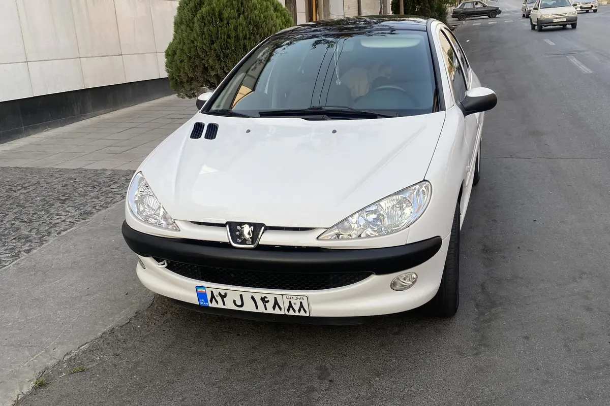 پژو،  206