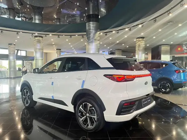 پیش فروش کی ام سی  SR6