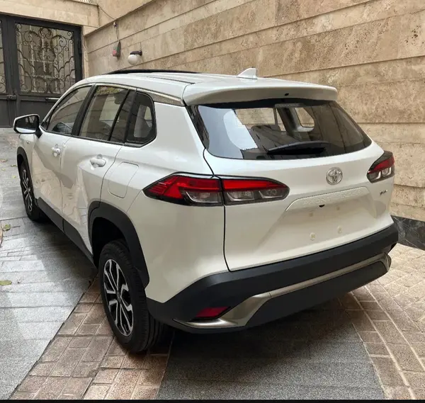 تویوتا، فرانت لندر هیبرید