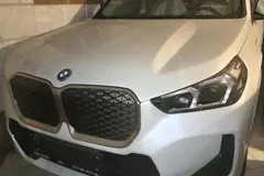 ب ام و، iX1
