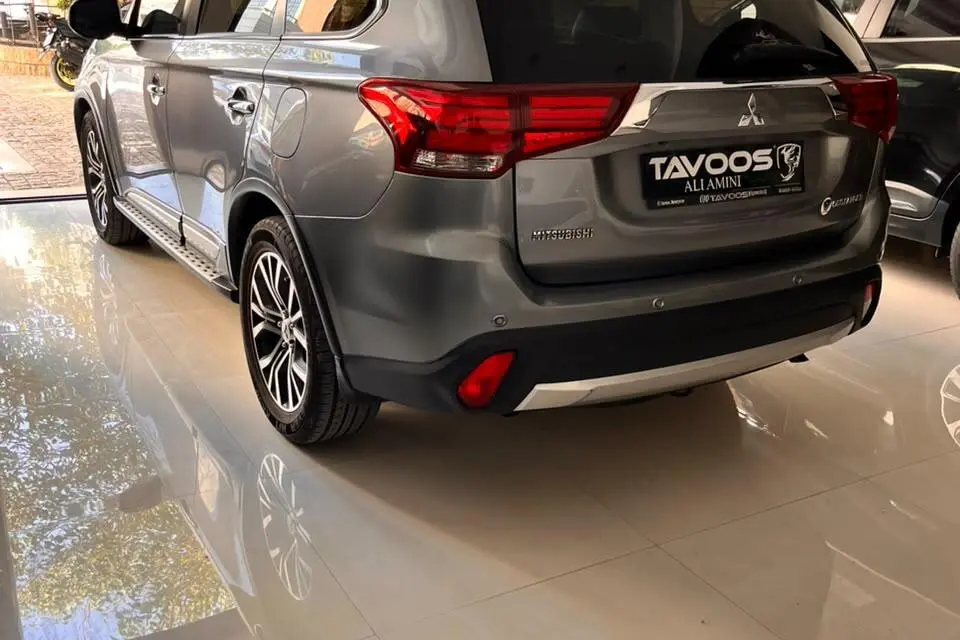 میتسوبیشی،  اوتلندر PHEV