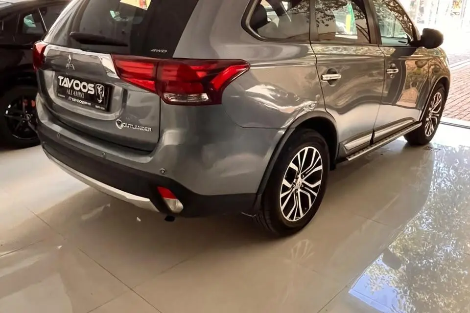 میتسوبیشی،  اوتلندر PHEV