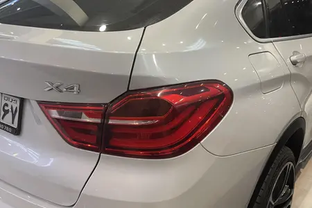 ب ام و X4