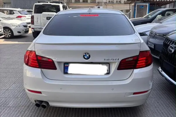ب ام و  سری 5 سدان