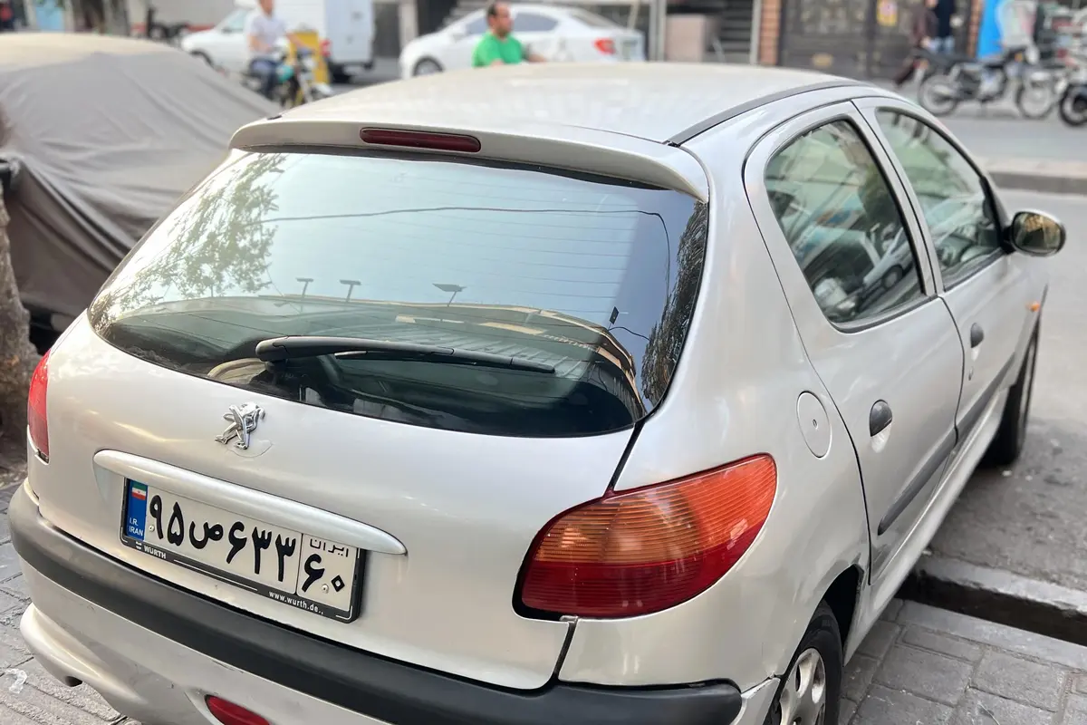 پژو،  206