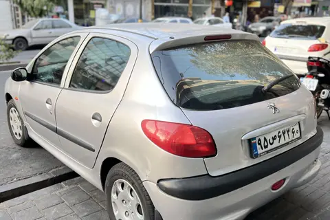 پژو، 206