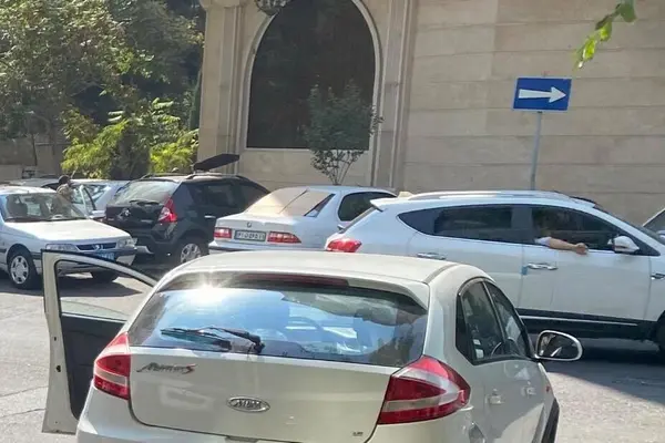 ام وی ام  315هاچ بک
