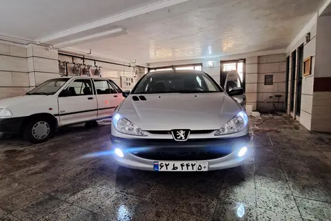 پژو، 206