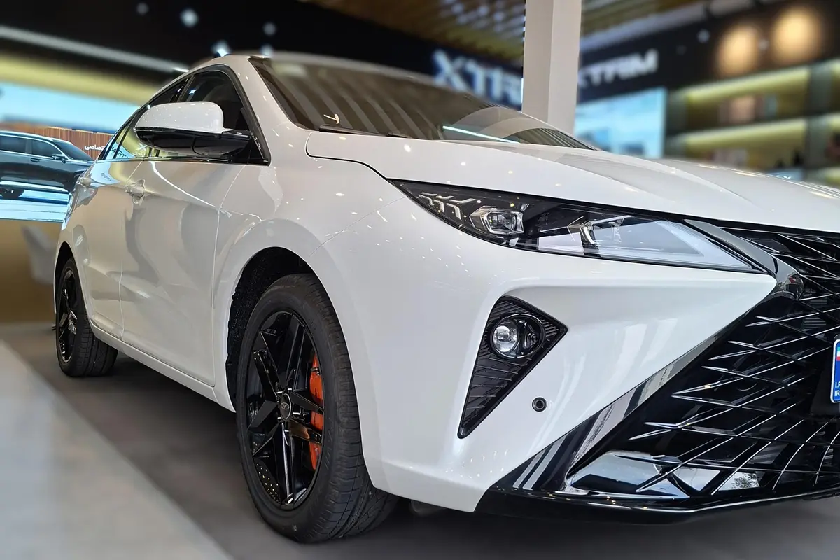 فونیکس،  آریزو 6 جی تی (Z6 GT)