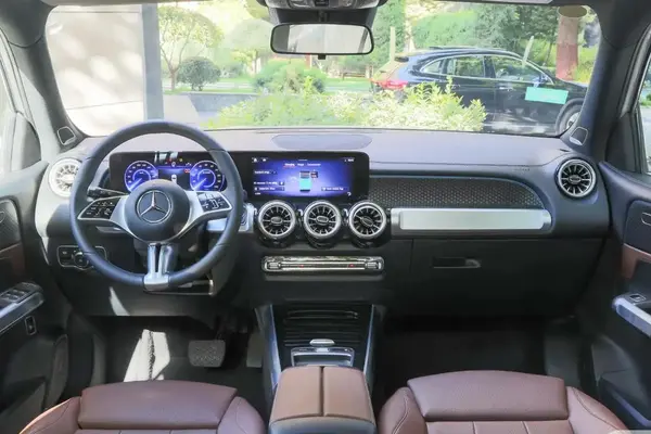 بنز، کلاس EQB